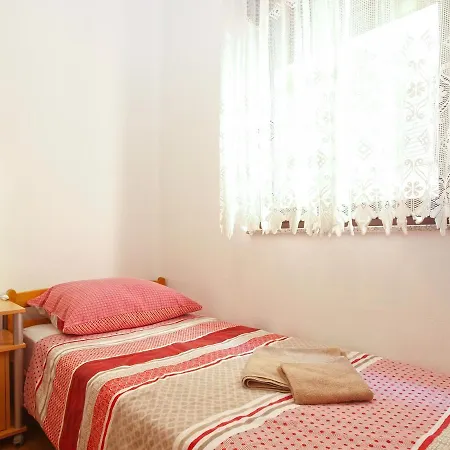 בית נופש House Sandra 1336 פולה