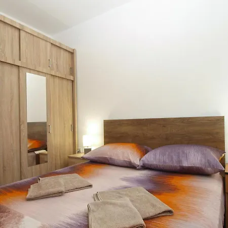 House Sandra 1336 בית נופש פולה