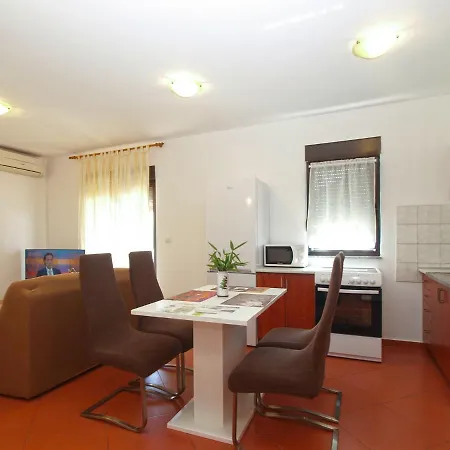 House Sandra 1336 בית נופש *