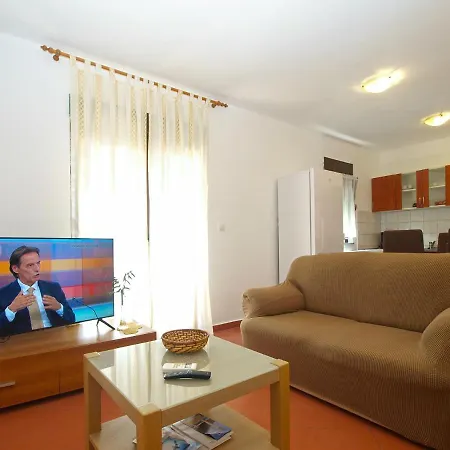 Дом отдыха House Sandra 1336
